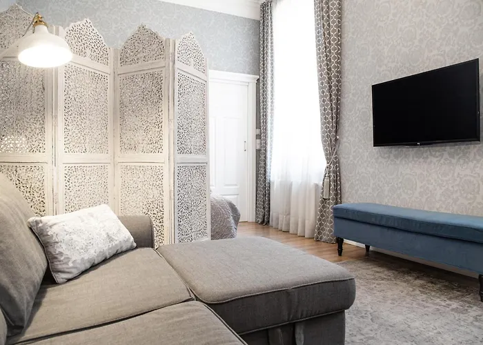 HOUSEHOST :Zacisze Street